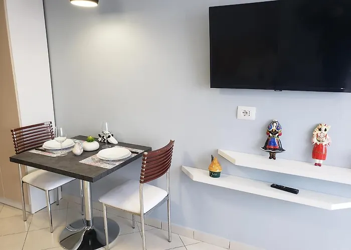 Nr. 28. E Luminoso شكودر