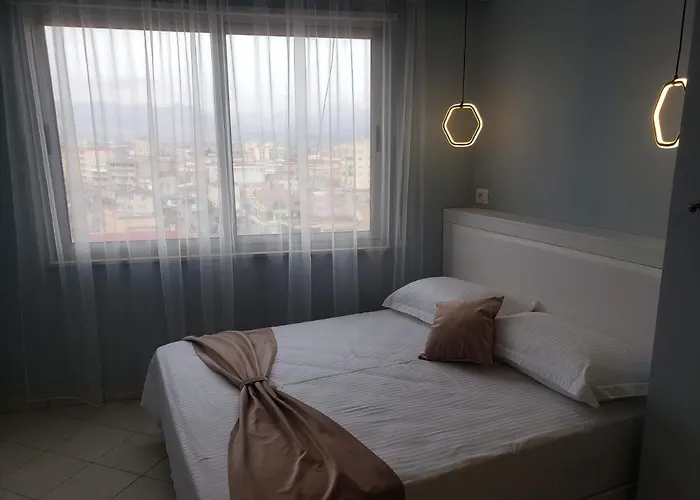 Nr. 28. E Luminoso شكودر