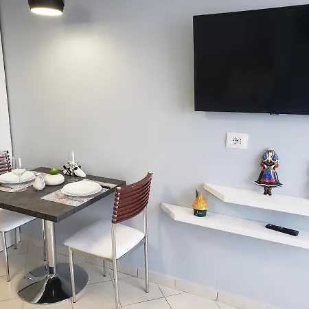 Nr. 28. E Luminoso شكودر