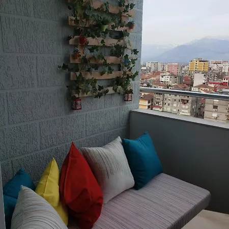 Nr. 28. E Luminoso شقة *