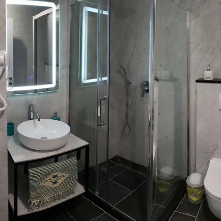 Nr. 28. E Luminoso Appartement